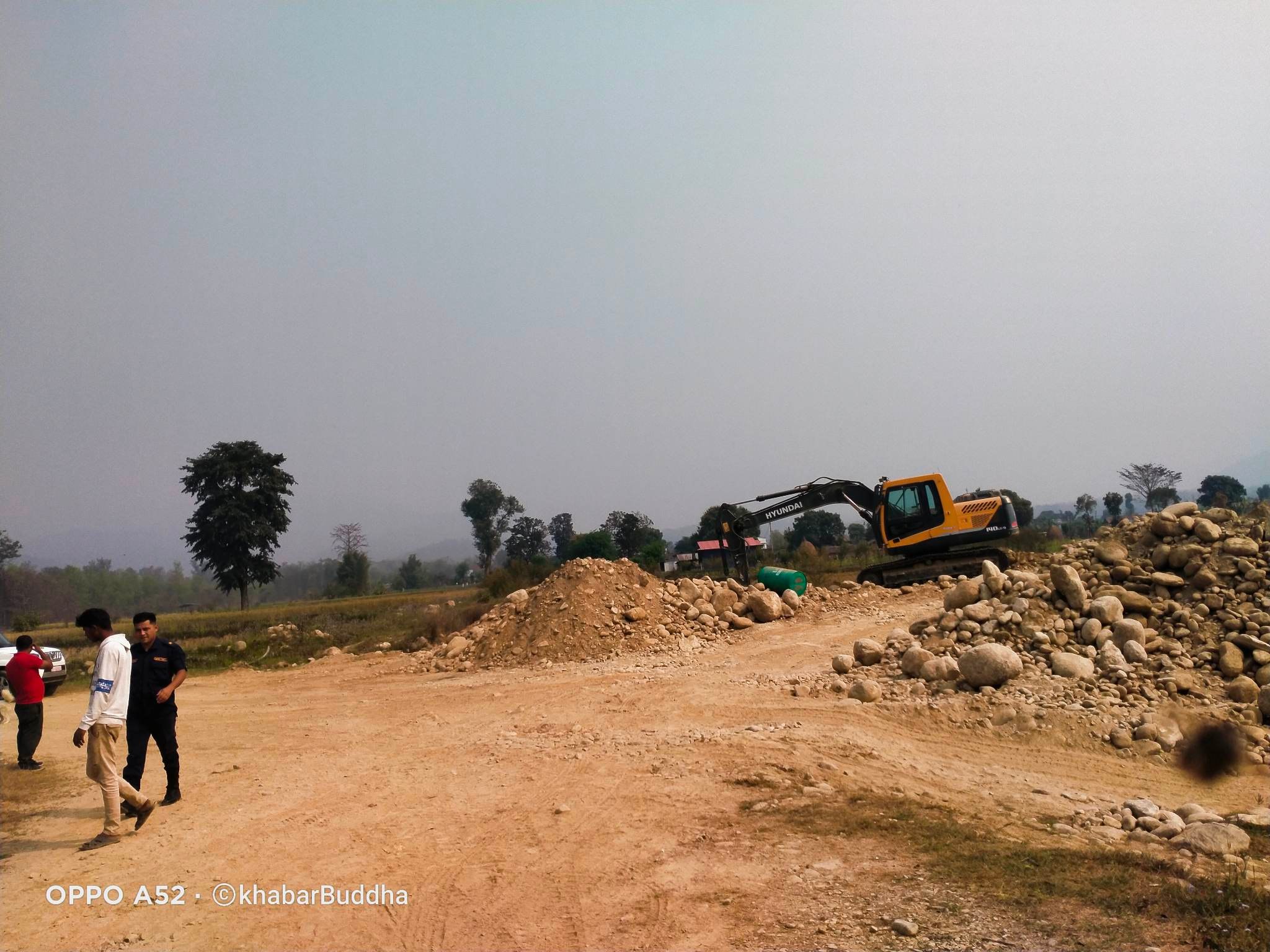 सैनामैनामा अवैध ढुङगा दोहन,मेयर शर्मा,वडाअध्यक्ष घिमिरेको छड्के,प्रहरीको जिम्मा लगाए